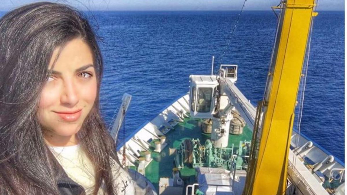 Za zablokovaný Suez může žena. Úspěšná egyptská námořnice čelí fake news